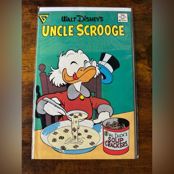 Disney Mickey Mouse and Uncle Scrooge Comic Set - Red, Yellow, Green Covers - Picture 3 of 5
